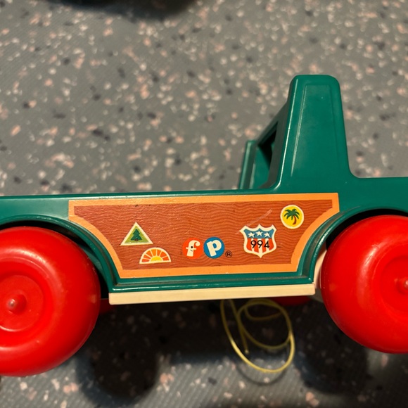Vintage Fisher Price mini bus , 2 extra vehicles , 8 wooden people and 2 plastic - Picture 8 of 13
